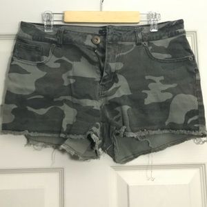 Distressed camo denim shorts size Medium